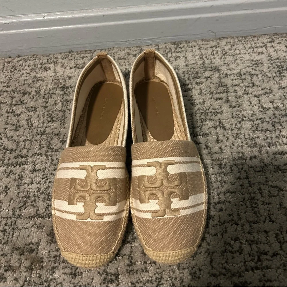 Tory Burch Cammello/Ash White Double T Jacquard Espadrille Flats Size 9